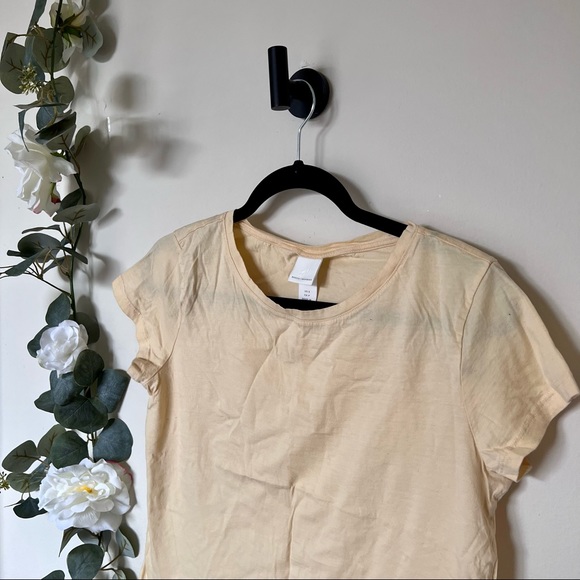 H&M T-Shirt - Picture 2 of 8